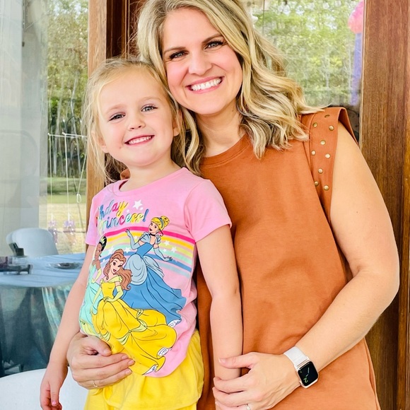 Meet your Posher, Amanda - Picture 7 of 7